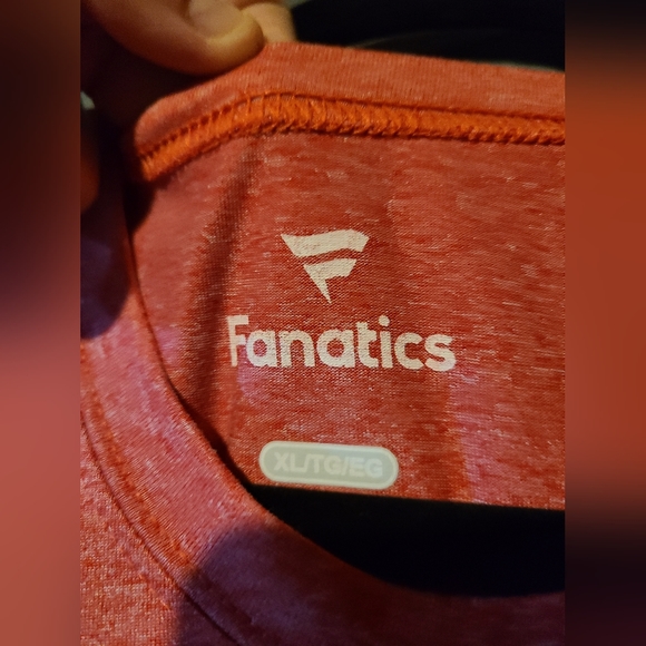 Cheifs shirt - Picture 2 of 2